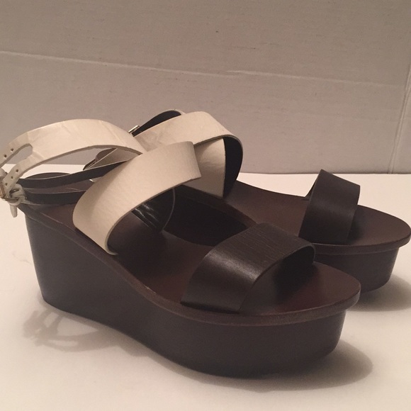 Tory Burch Mino Sandals - Picture 2 of 6